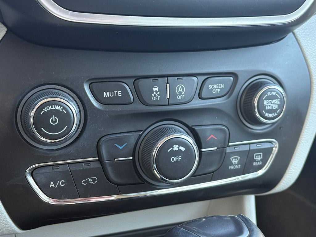 2020 Jeep Cherokee Lux