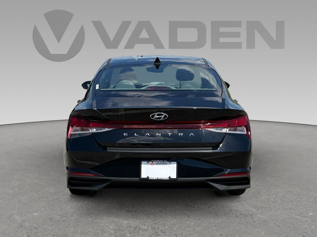 2023 Hyundai Elantra SE