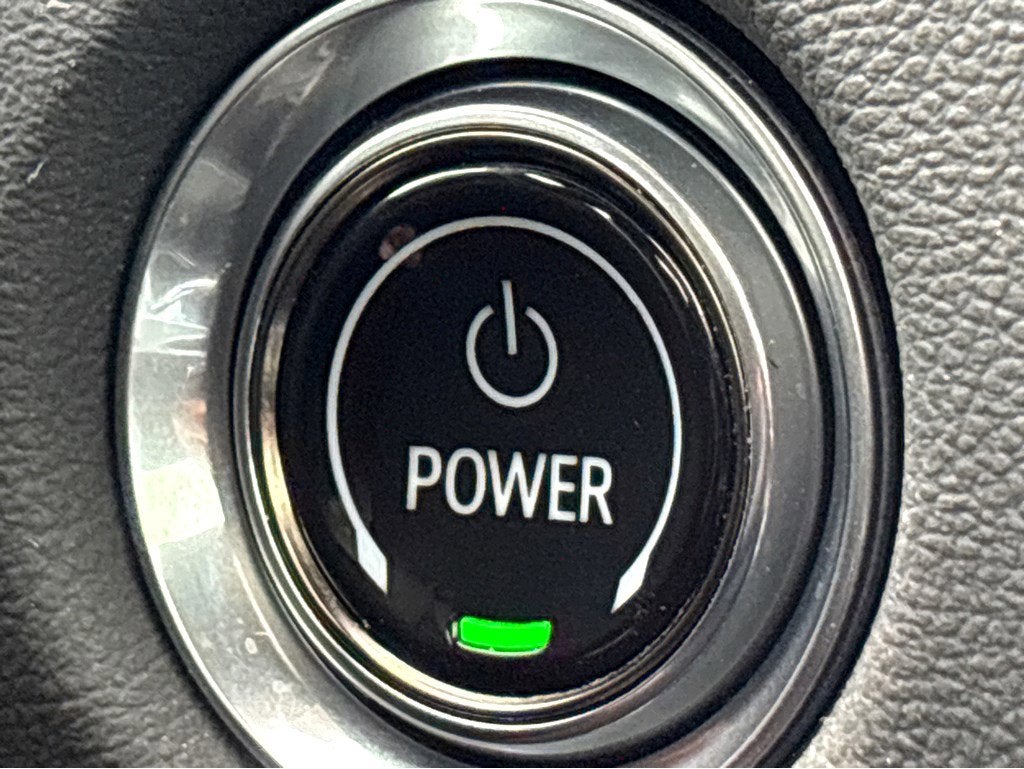 2025 Cadillac LYRIQ Luxury 2