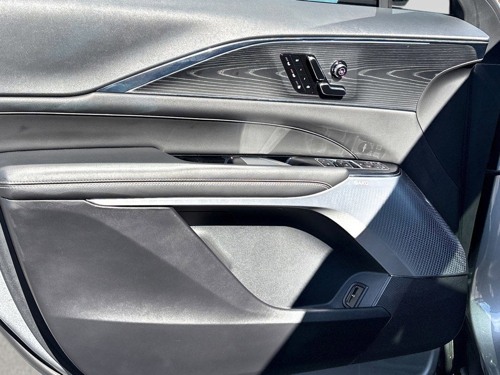 2024 Cadillac LYRIQ Sport 2