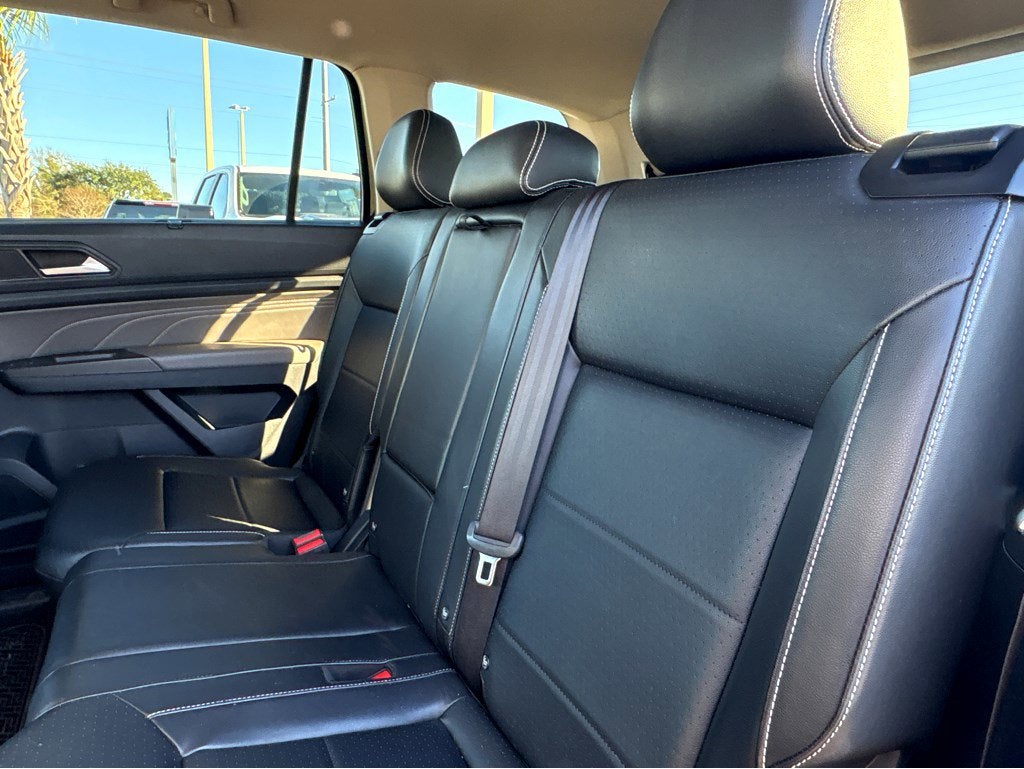 2022 Volkswagen Atlas 3.6L V6 SE w/Technology