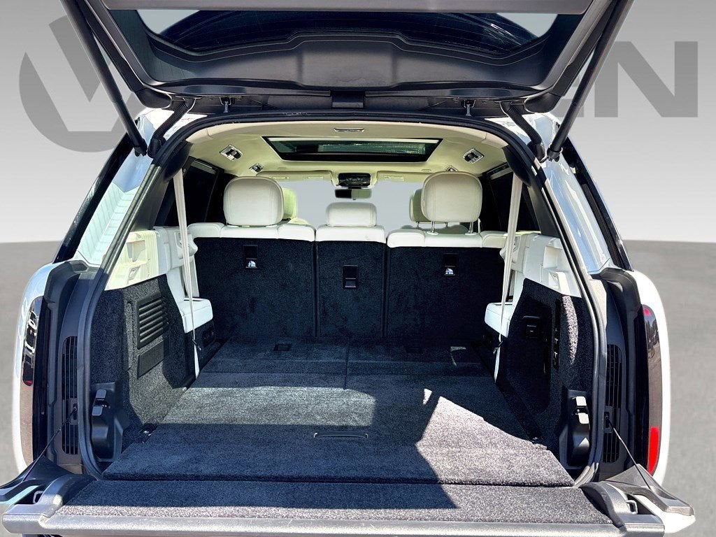 2025 Land Rover Range Rover SE