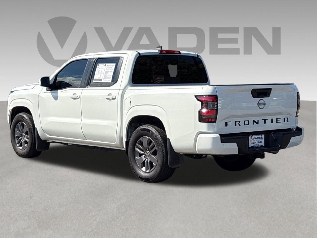 2025 Nissan Frontier Base