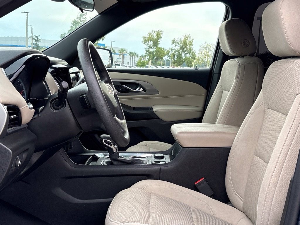 2022 Chevrolet Traverse LS
