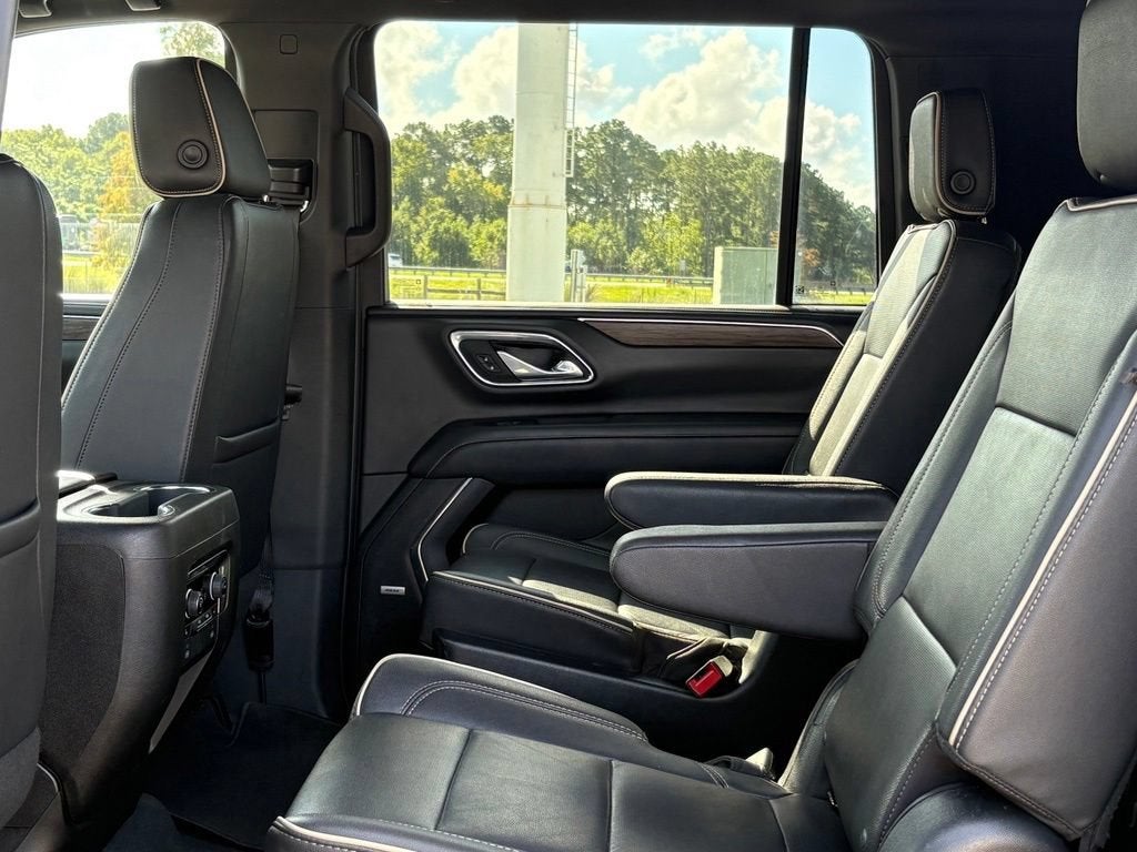 2023 Chevrolet Suburban Base
