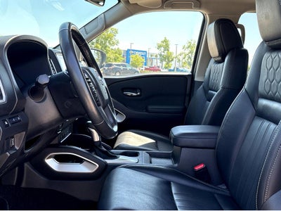 2024 Nissan Frontier SL