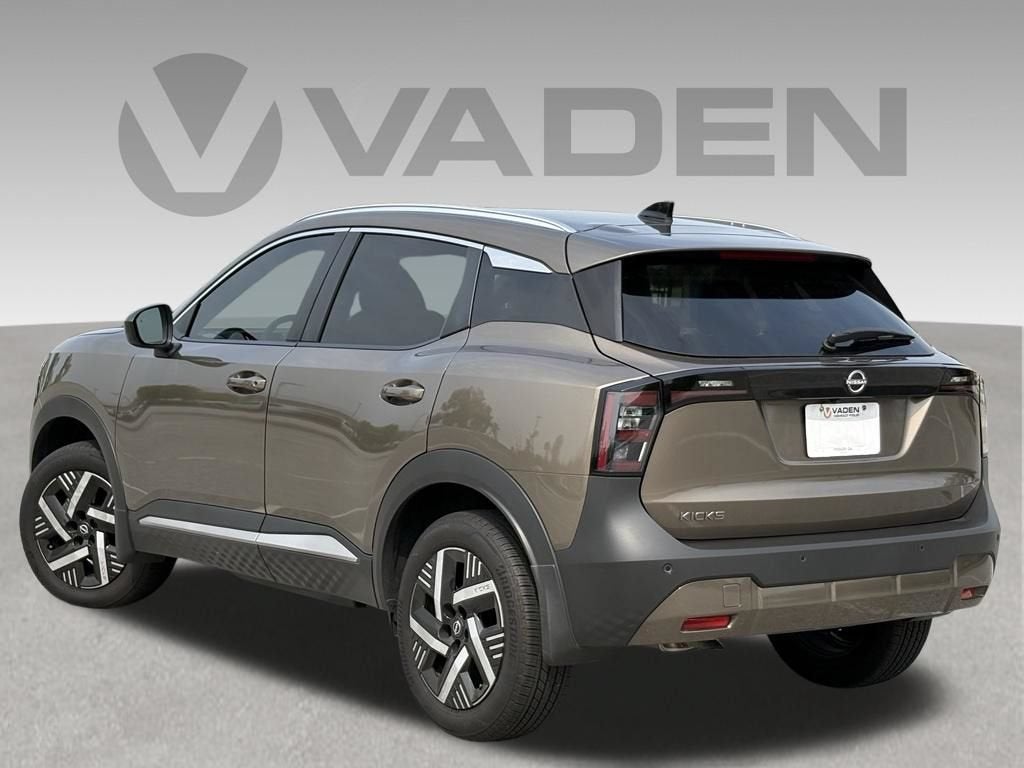 2026 Nissan Kicks Base