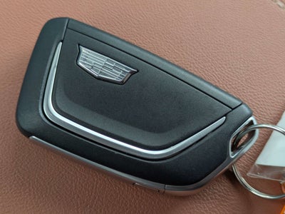 2025 Cadillac OPTIQ Luxury 2
