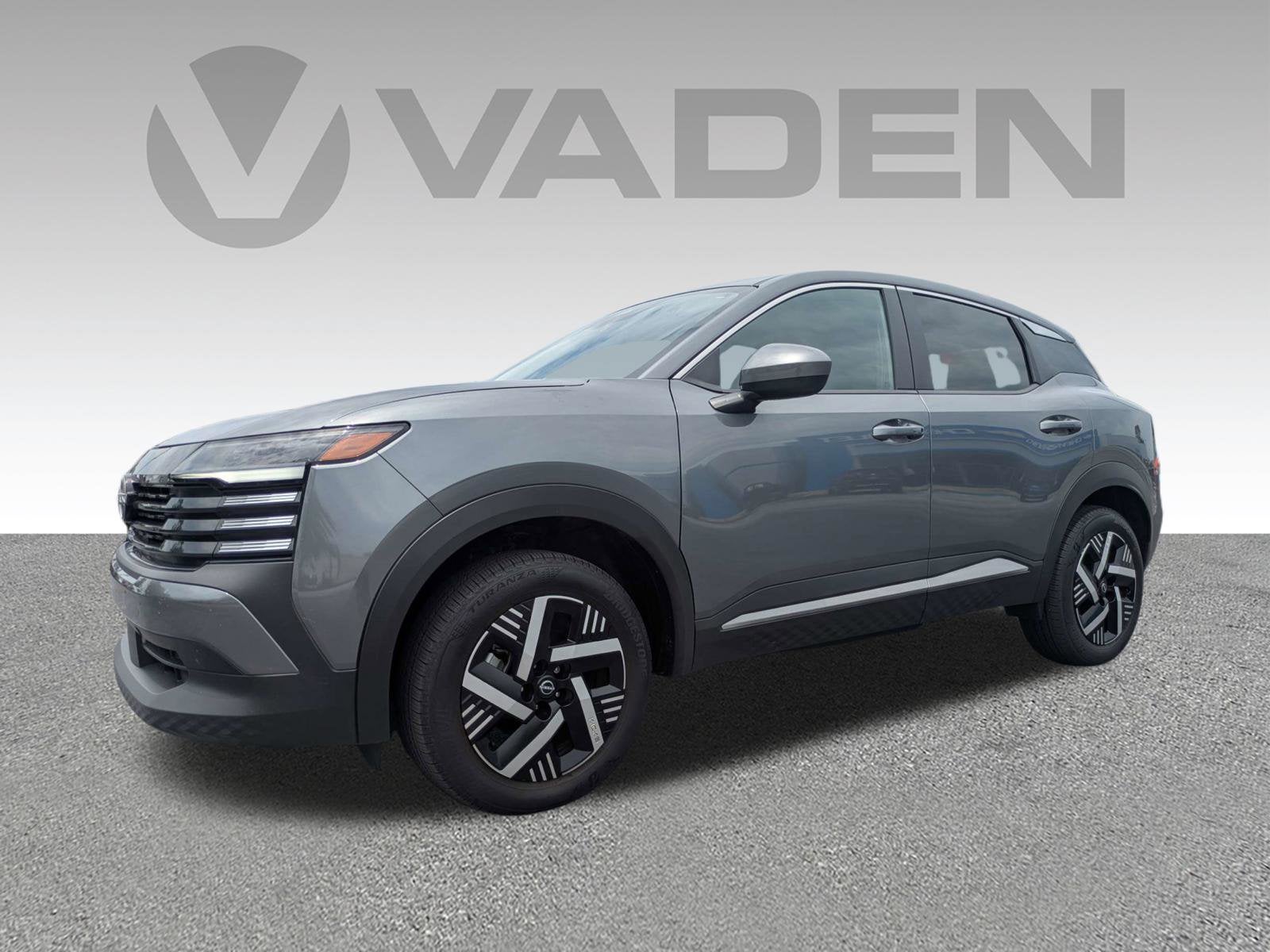 2025 Nissan Kicks SV FWD