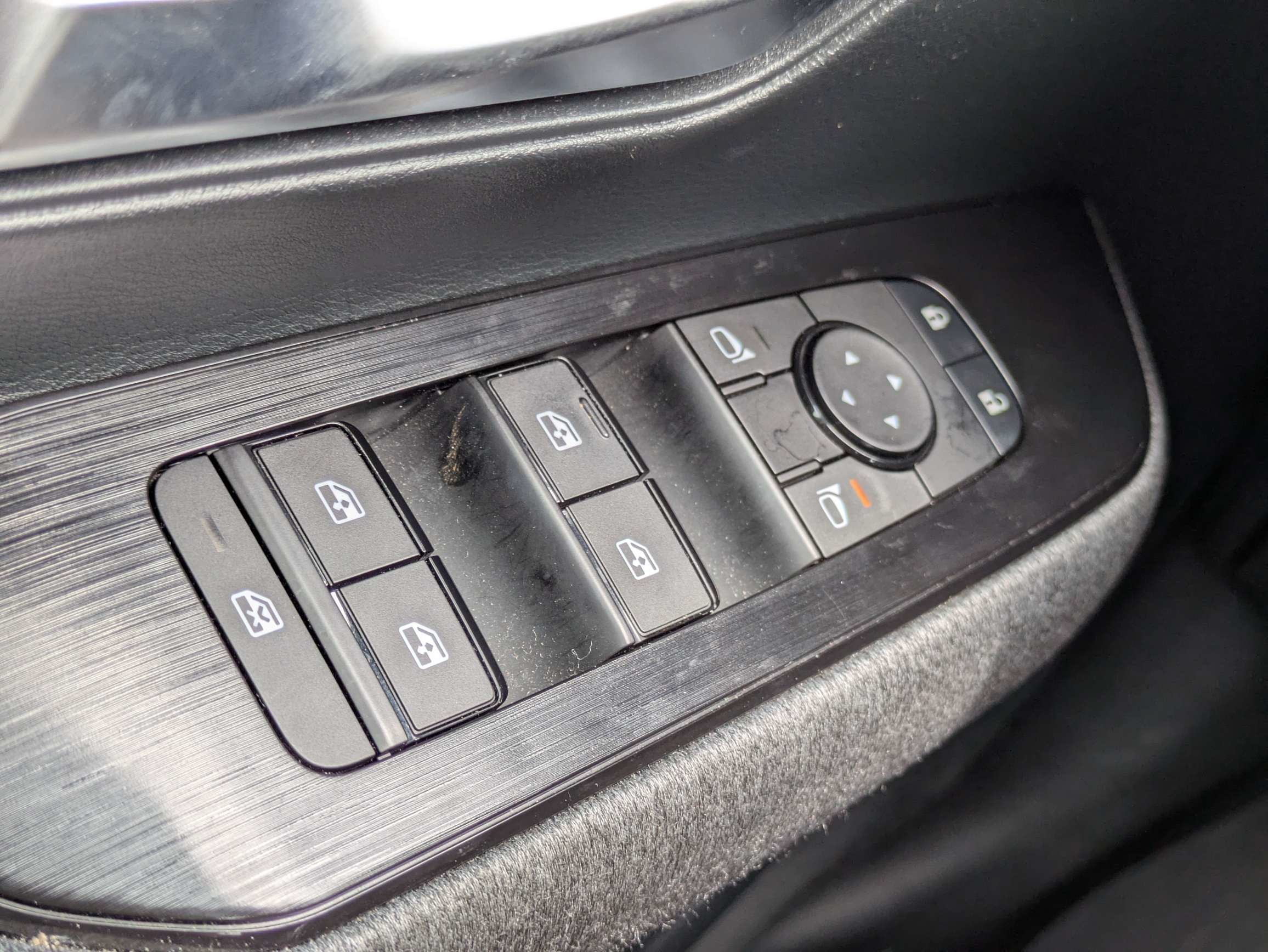 2025 Nissan Kicks SV FWD