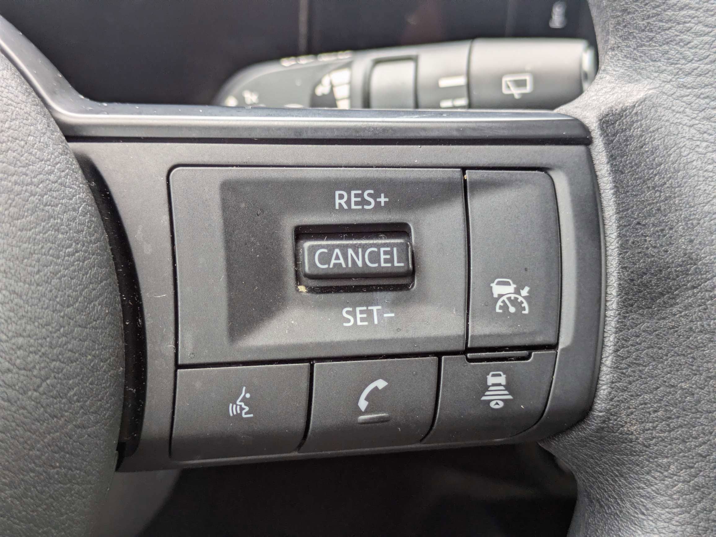 2025 Nissan Kicks SV FWD