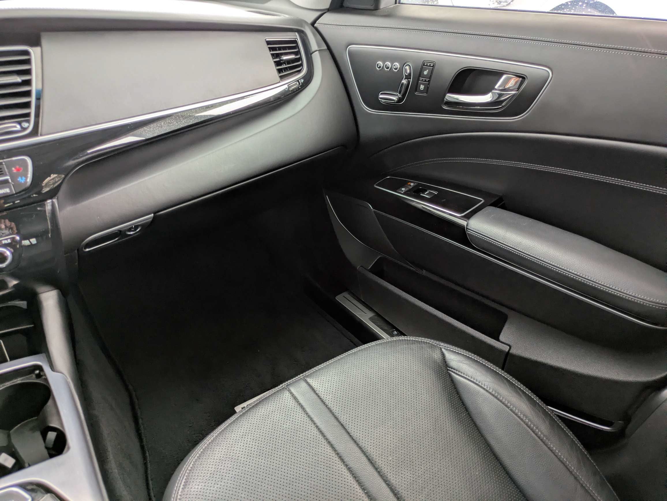 2017 Kia K900 Premium 3.8L