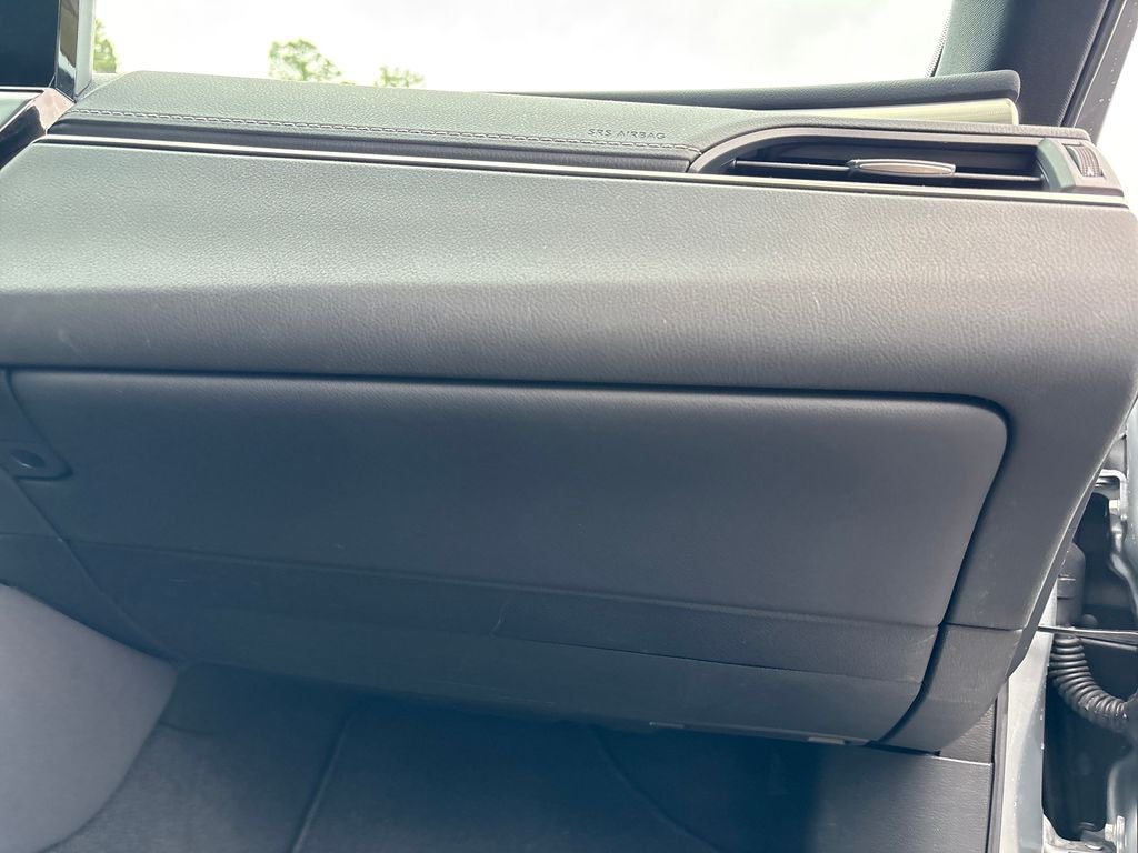 2024 Lexus ES 300h F SPORT Handling