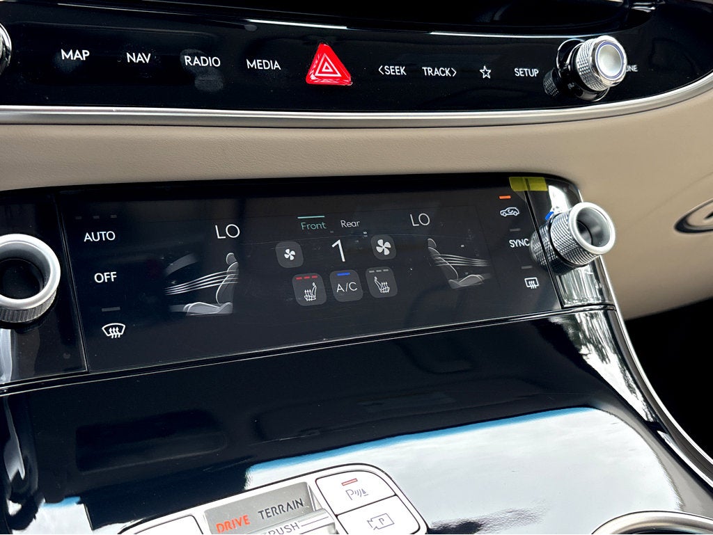 2026 Genesis GV70 2.5T Select