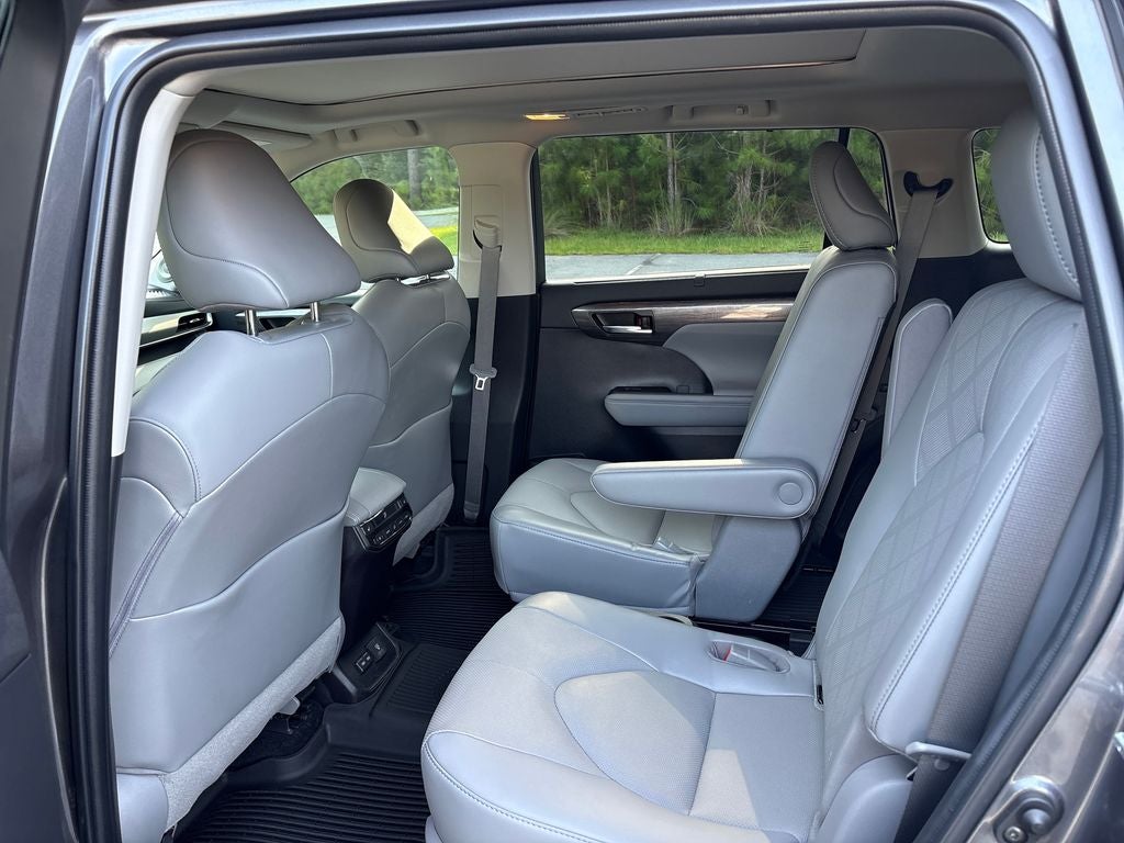 2022 Toyota Highlander Platinum