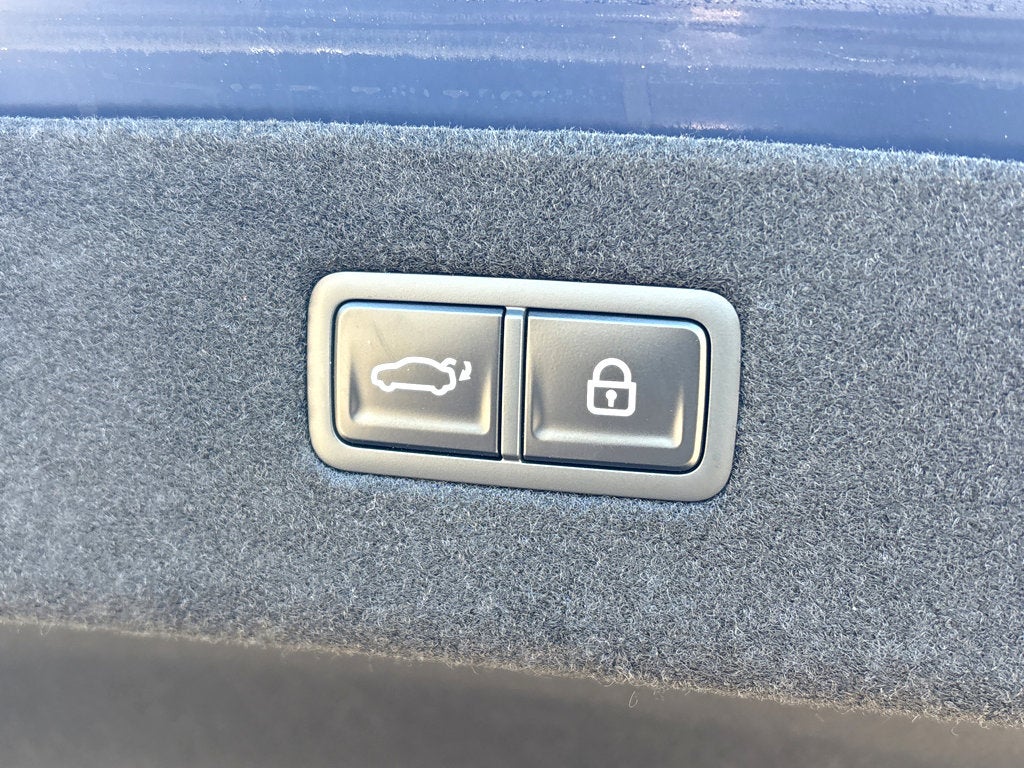 2026 Genesis G90 e-SC