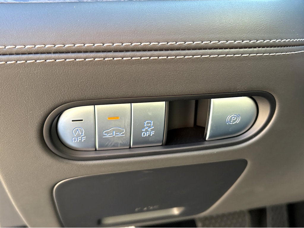 2026 Genesis G90 e-SC