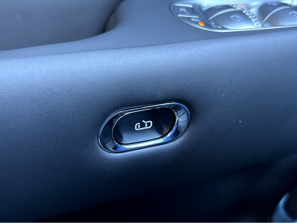 2026 Genesis G90 e-SC