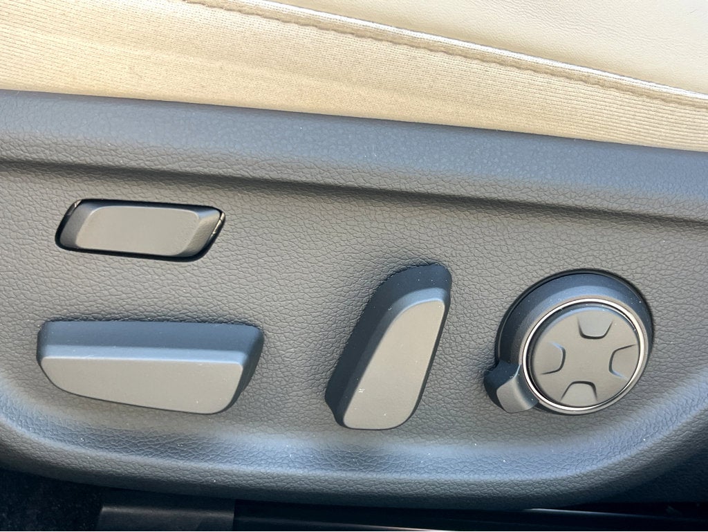 2025 Genesis G70 3.3T Sport Advanced