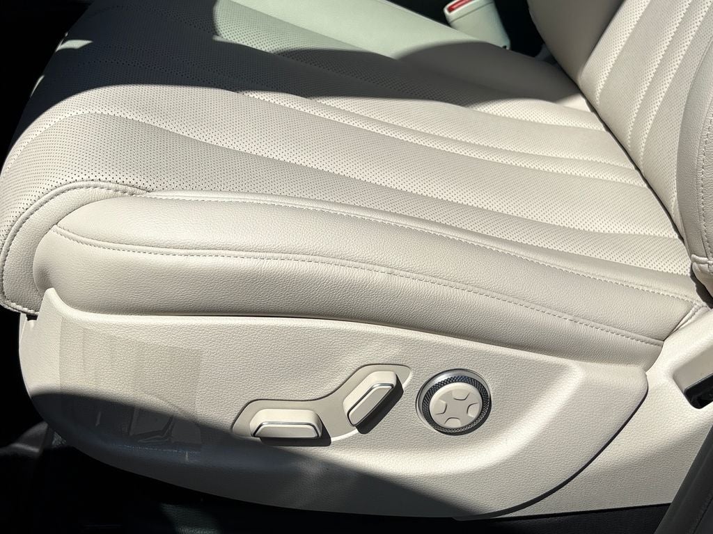 2027 Genesis GV80 2.5T Select
