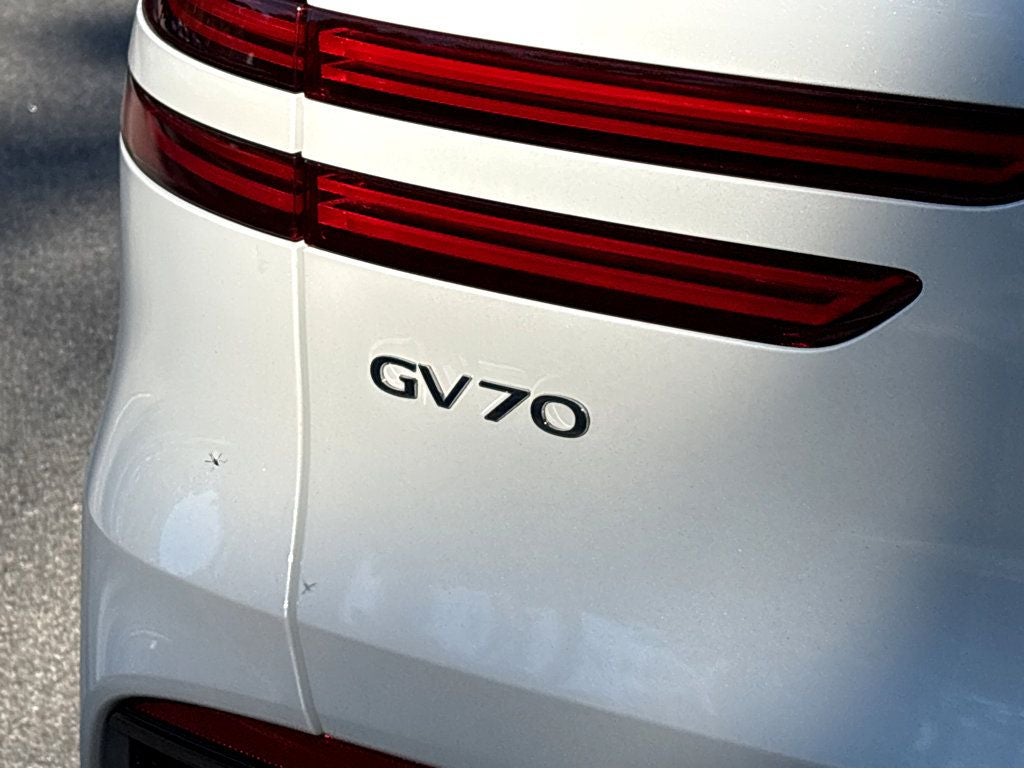 2026 Genesis GV70 2.5T Advanced