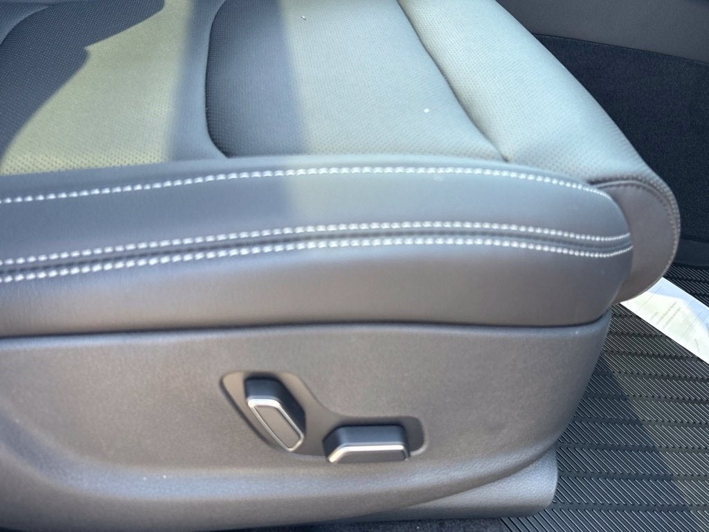 2027 Genesis GV70 2.5T Select