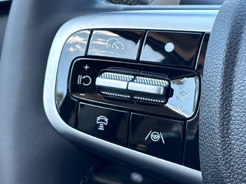 2027 Genesis GV70 2.5T Select