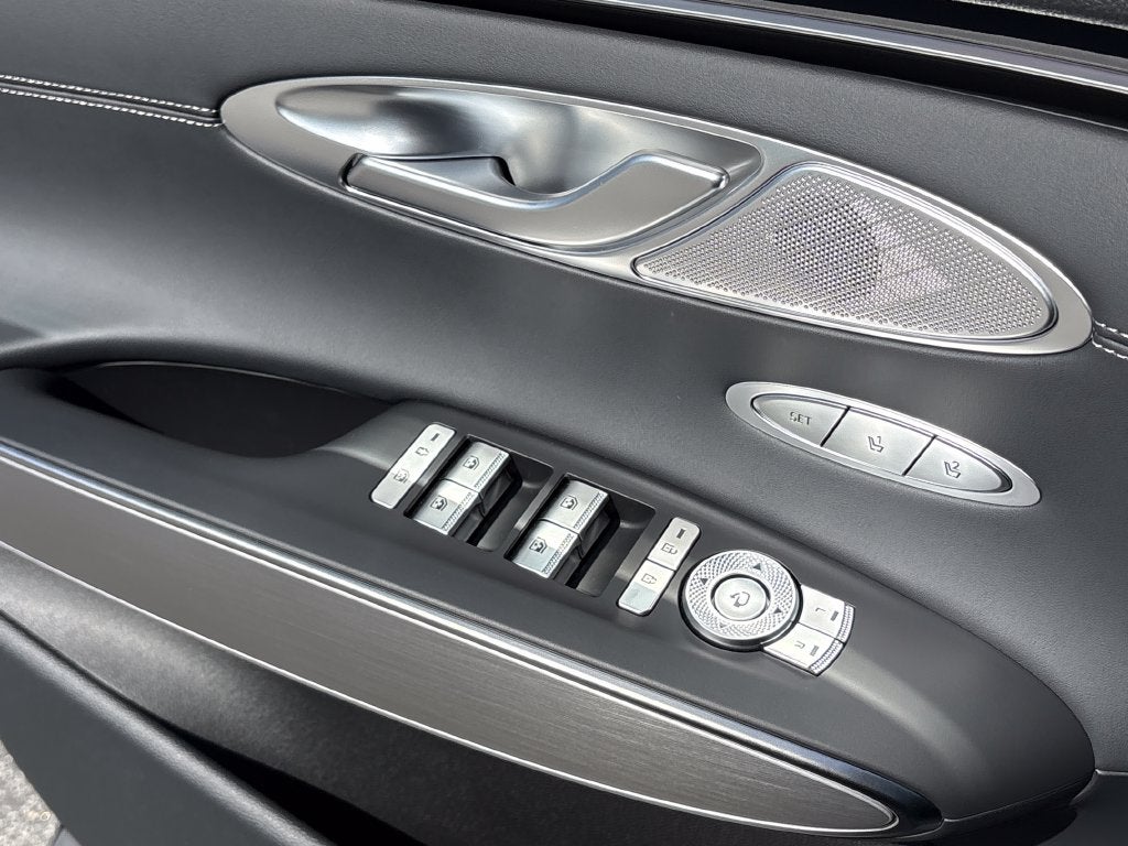 2027 Genesis GV70 2.5T Select