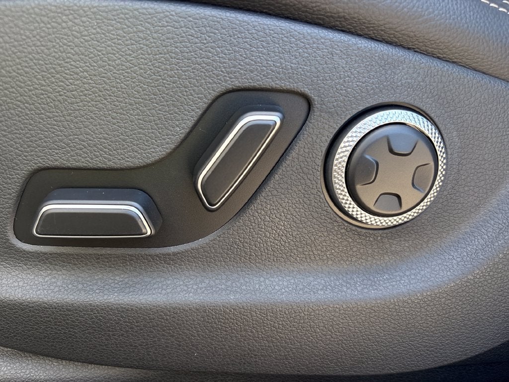 2027 Genesis GV70 2.5T Select