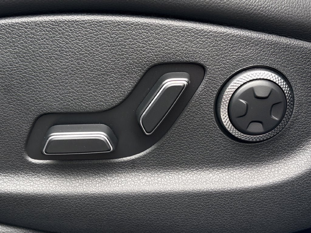 2027 Genesis GV70 2.5T Advanced