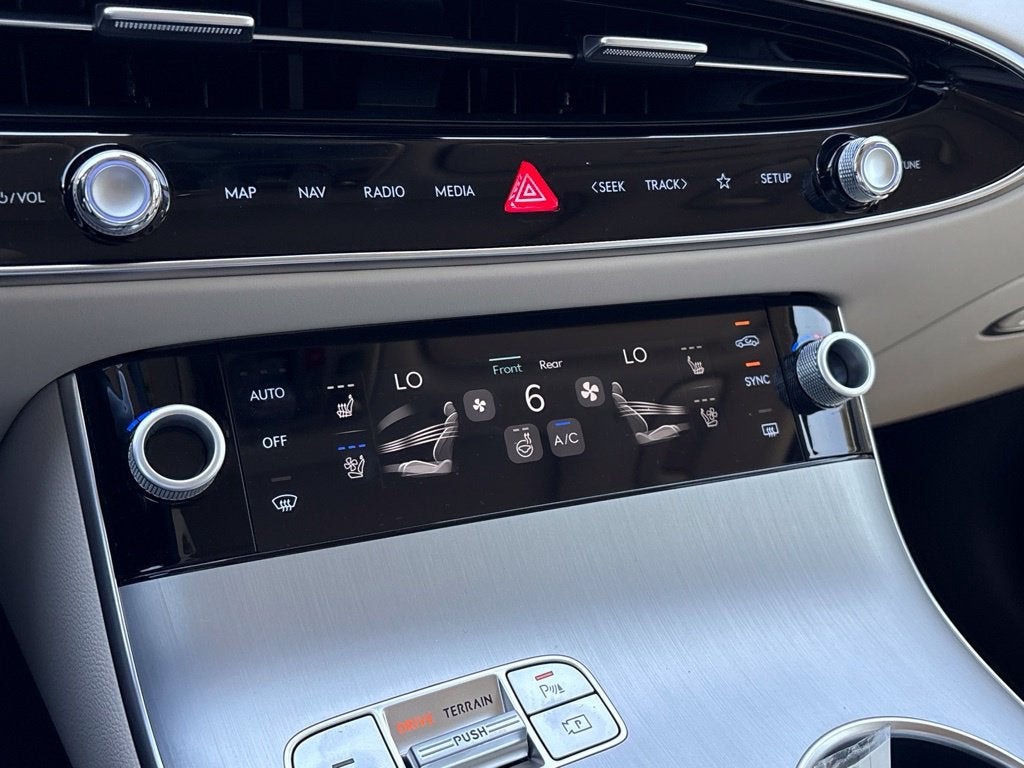 2027 Genesis GV70 2.5T Advanced