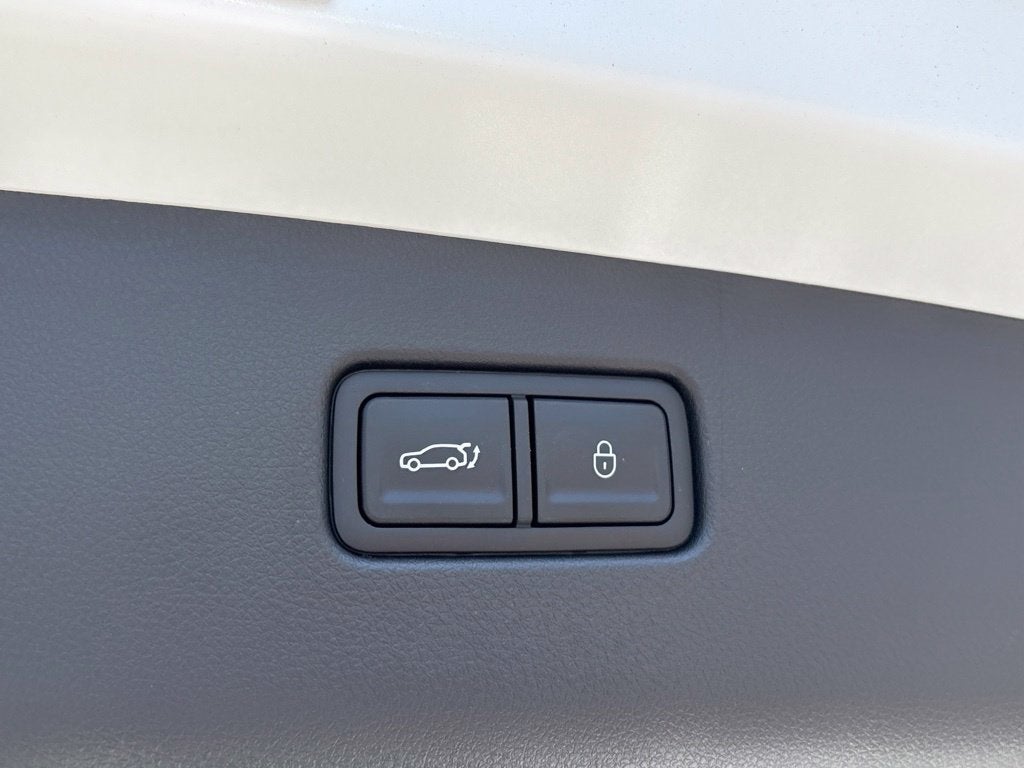 2027 Genesis GV70 2.5T Advanced