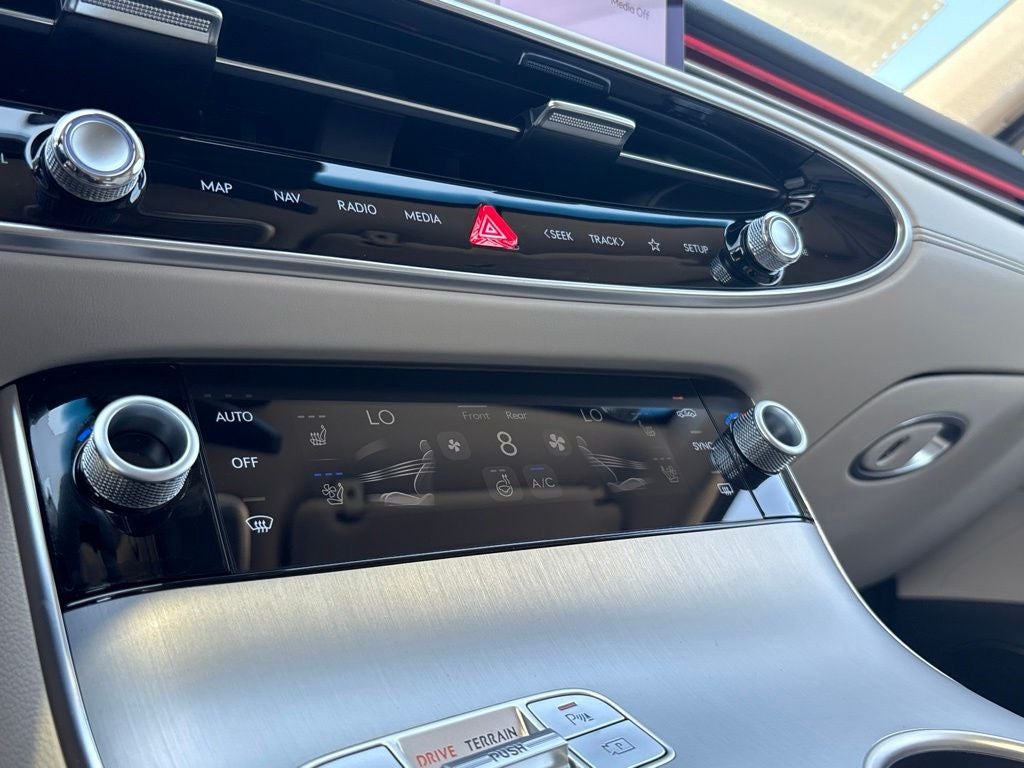 2027 Genesis GV70 2.5T Advanced