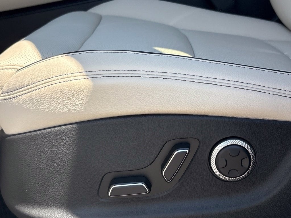2027 Genesis GV70 2.5T Advanced