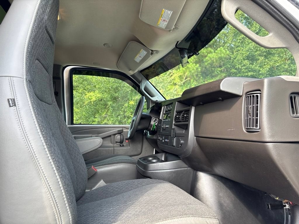 2024 Chevrolet Express Cargo 2500 WT