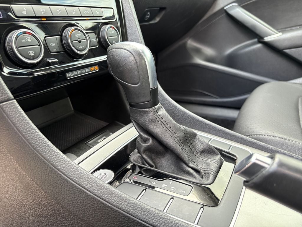 2022 Volkswagen Passat 2.0T SE