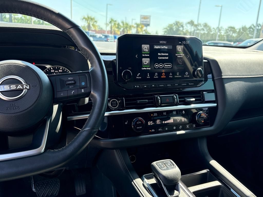 2022 Nissan Pathfinder SL