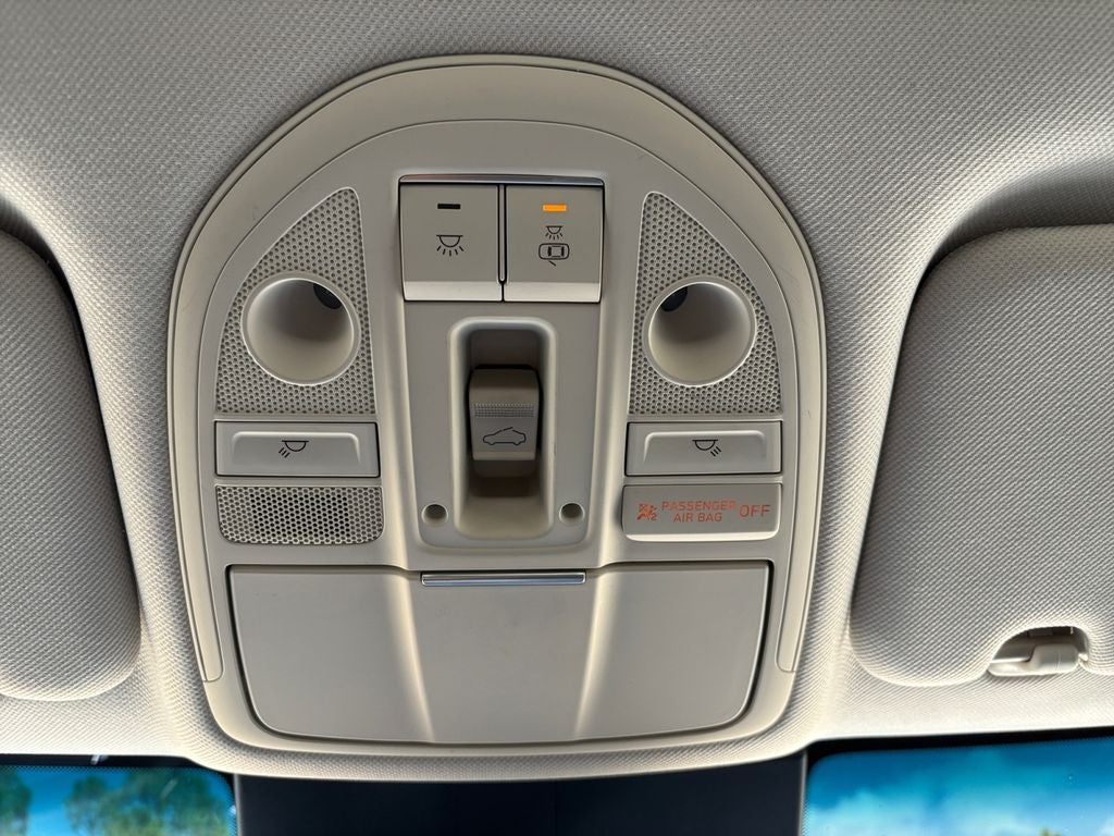 2022 Genesis G70 2.0T